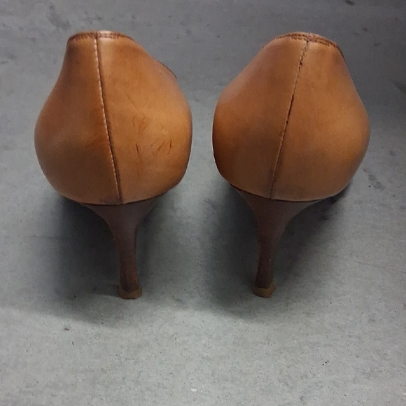 Manolo Blahnik Brown Leather Heels - Picture 3 of 8